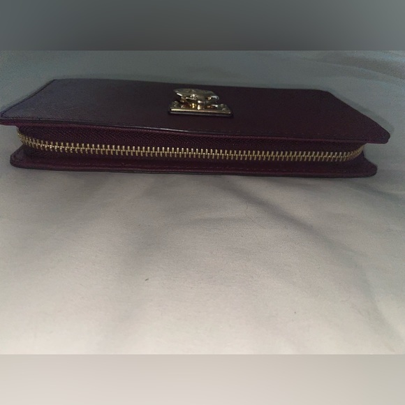 Michael Kors Authentic Leather Wallet Burgandy - Picture 3 of 5